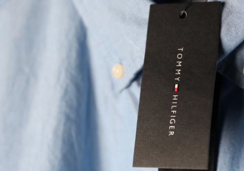 Tommy Hilfiger: de man achter het tijdloze modehuis